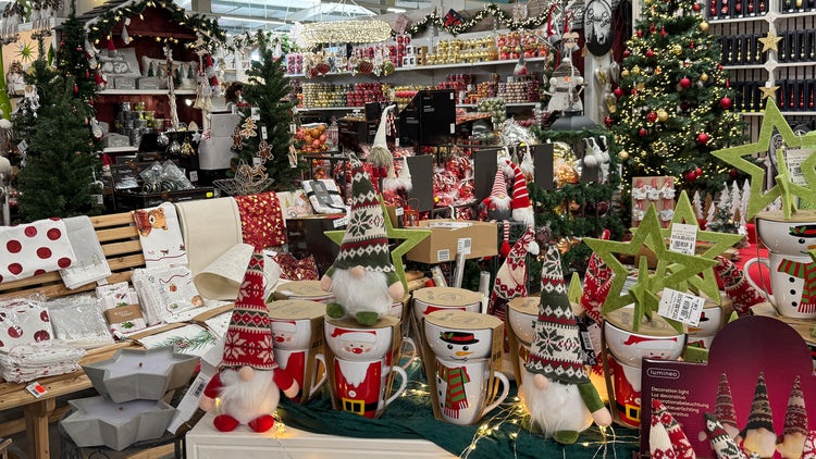 Bild mit Weihnachtsdeko