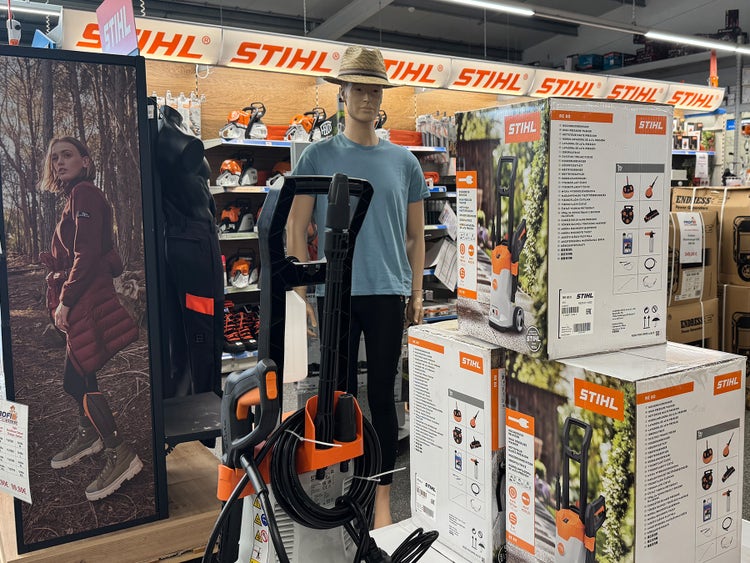 Bild unserer aktuellen Stihl Verkaufsfläche die nach dem Umbau noch übersichtilicher wird.
