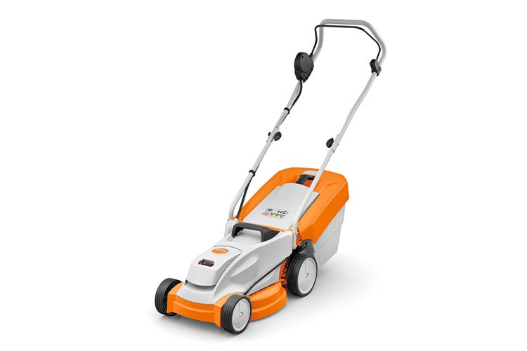 STIHL RMA 235 Rasenmäher von vorne links im Profi-EDER Anhängercenter