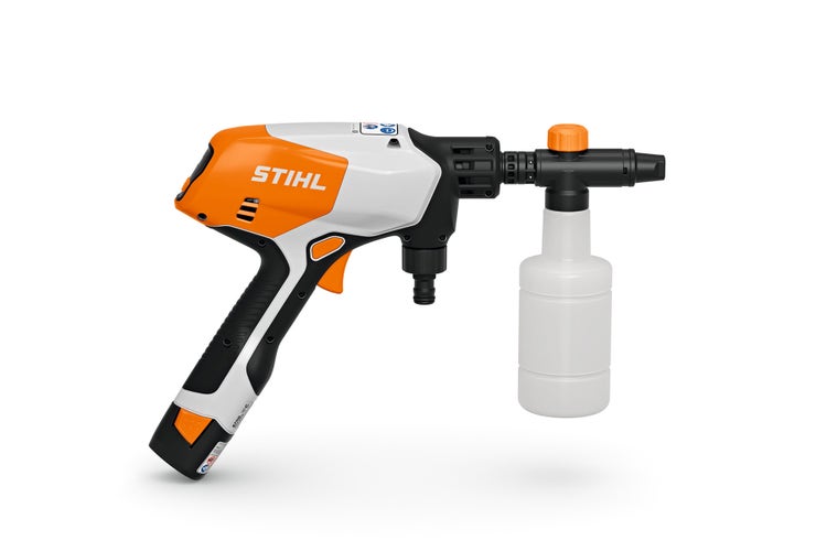 STIHL RCA 20 mit angeschraubtem Reinigungsmittelbehälter